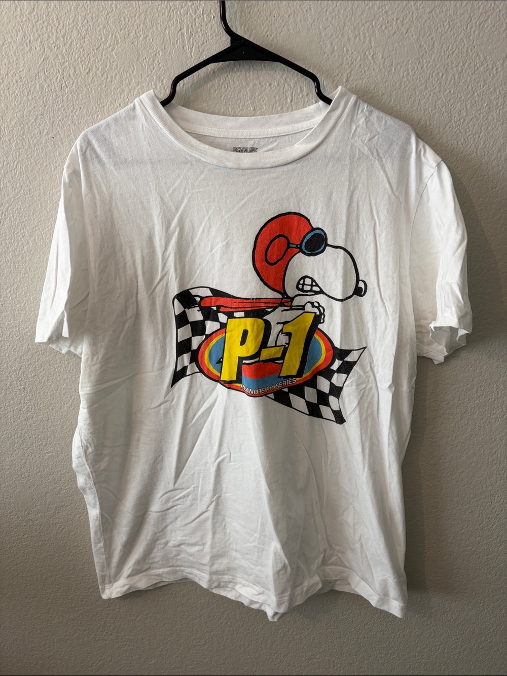 Men’s American Eagle Outfitters Peanuts Snoopy P-1 Racing White Short Sleeve Tee